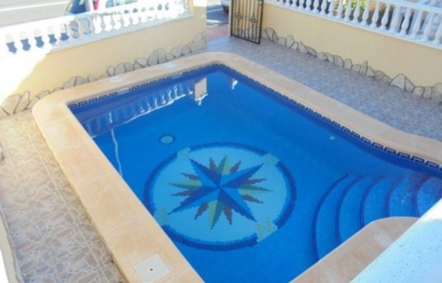 Doppelhaus in Villamartin mit eigenem Pool