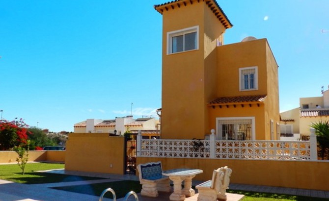 Detached house in Villamartin