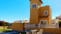 Detached house in Villamartin