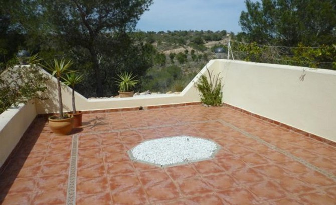 Very well presented terraced house in Las Ramblas Golf