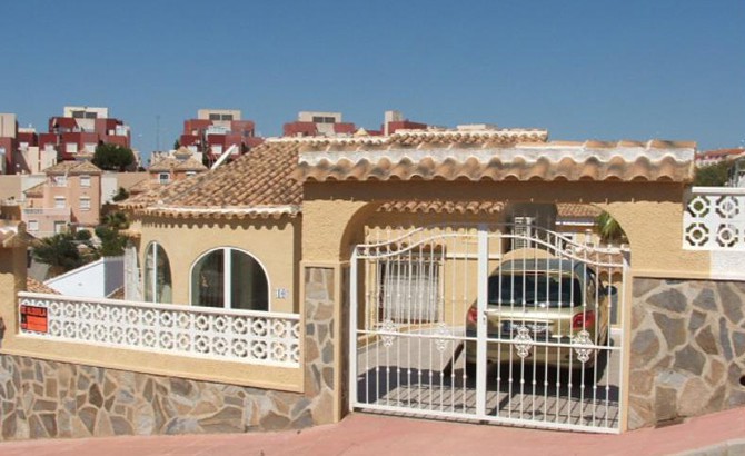 Villa with pool in Villamartin