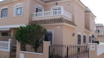 Well presented corner house in Cabo Roig