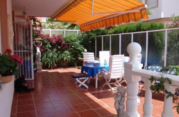 Attractive corner house on Villamartin Golf Course