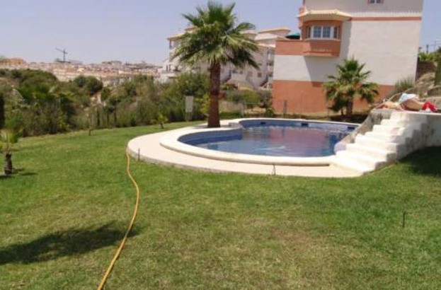 Attractive corner house on Villamartin Golf Course