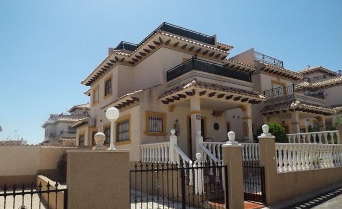 Quad house in Villamartin