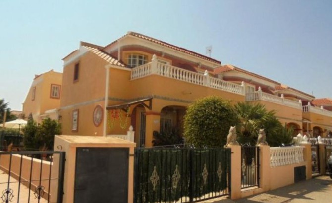 Doppelhaus in Cabo Roig