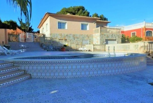 Villa située au sud a Los Balcones