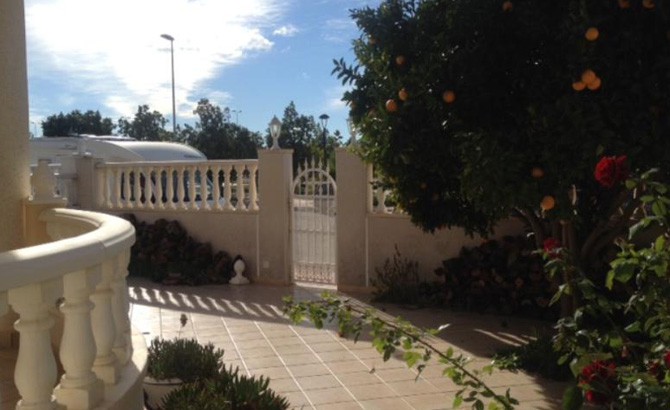 Detached house in sunny location in Quesada