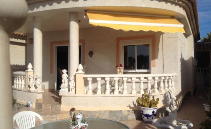 Detached house in sunny location in Quesada