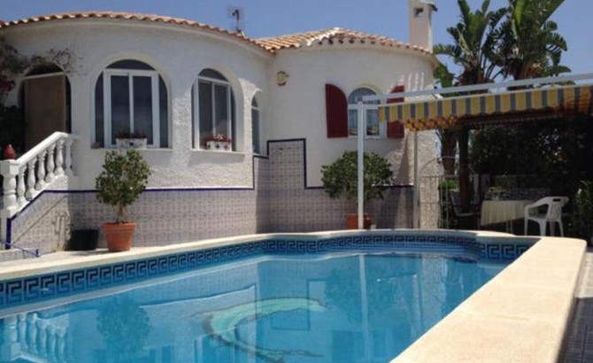 Attractive villa in Villamartin