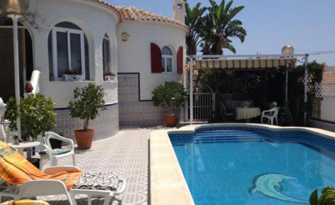 Attractive villa in Villamartin