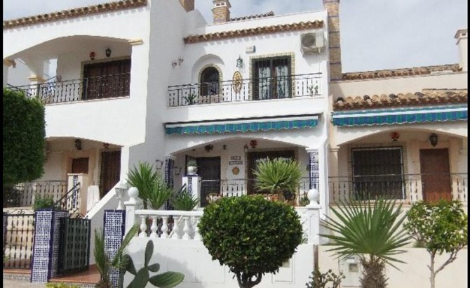 Well presented terraced house