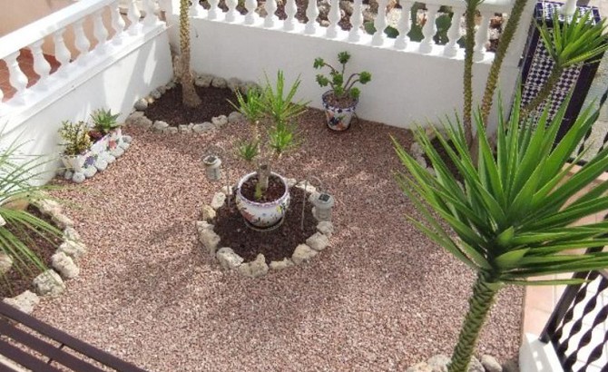 Well presented terraced house