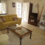 Very well presented terraced house in Las Ramblas Golf