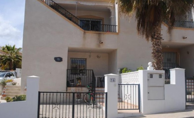 Espacioso casa pareada en Villamartin