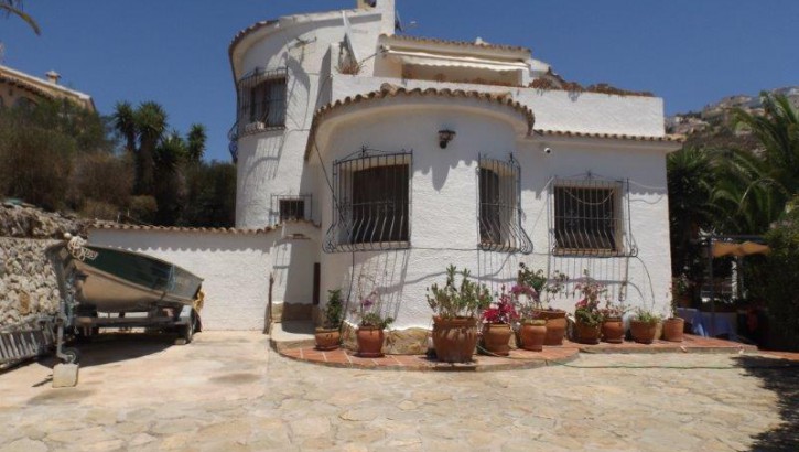 traditional spanish villa with sea view