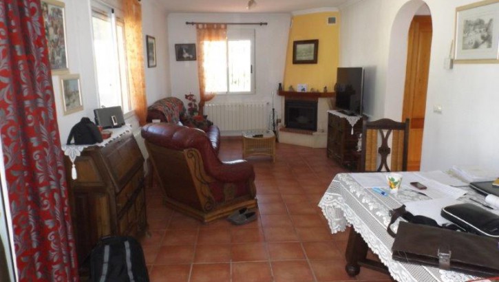 Private finca near the picturesque village of Jalon