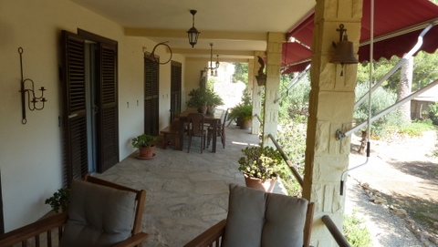 Villa avec une maison d’hôtes et piscine à La Nucia