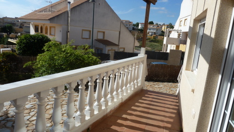 Casa doble fantástica en La Nucia con vista al mar