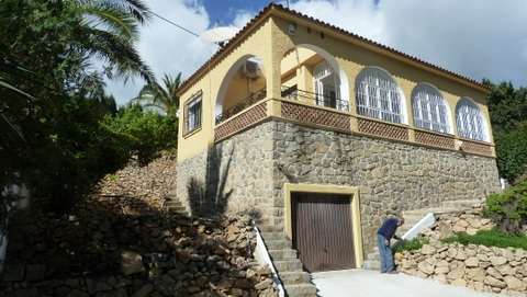 Villa en estilo escandinavo con gran jardín en La Nucia