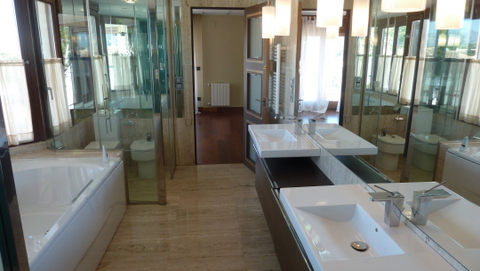 Große moderne Luxusvilla in Albir in Strandnähe