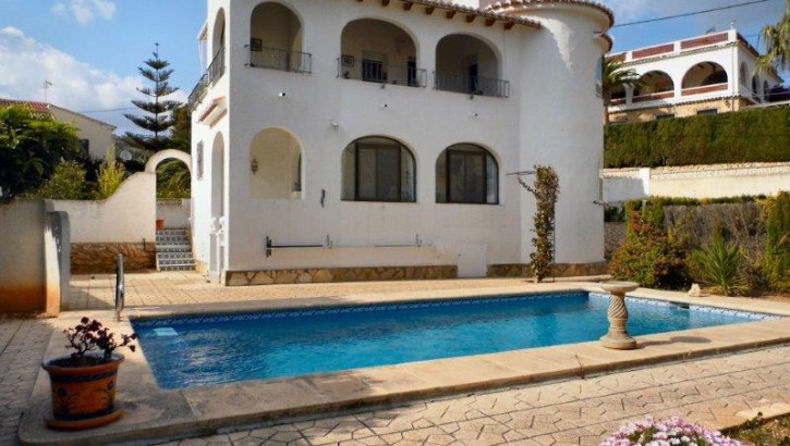 Villa generosa con piscina en Benissa