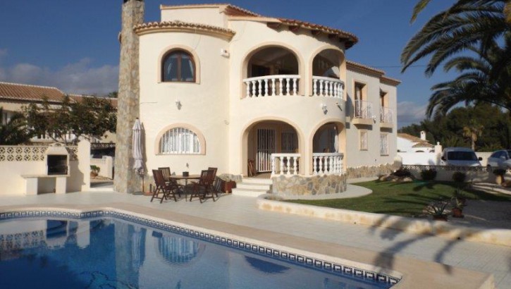 Stunning property with pool in Calpe