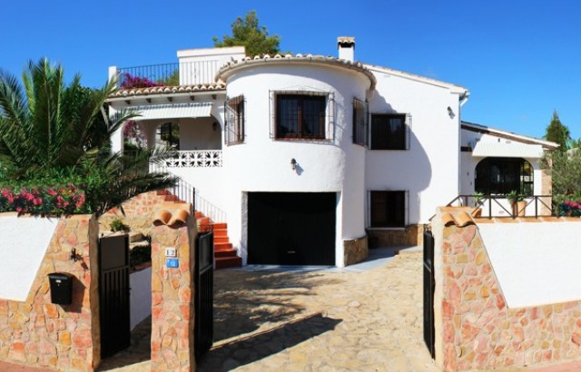 Nice house with views in Benissa