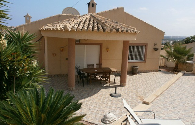 Detached house in La Marina with pool