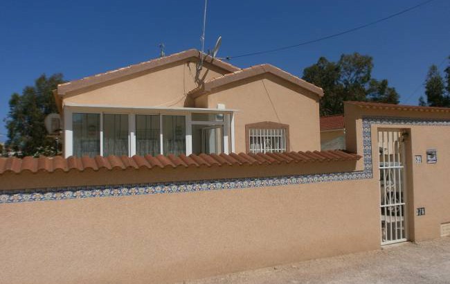 Casa con piscina en La Marina