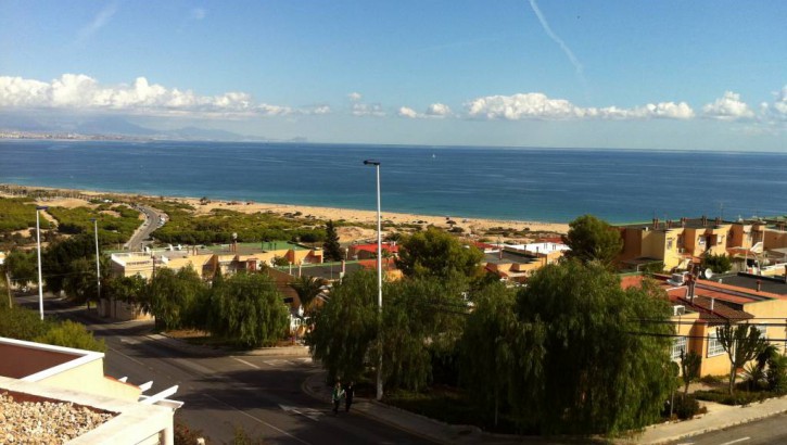 Terraced house central in Gran Alacant view