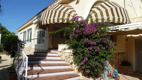 Maison bien soignée avec propre piscine a l’Alfaz del Pi