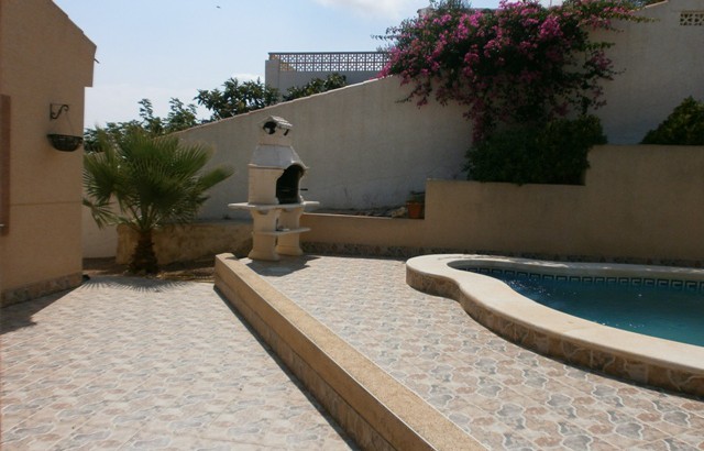 Detached house in La Marina with pool