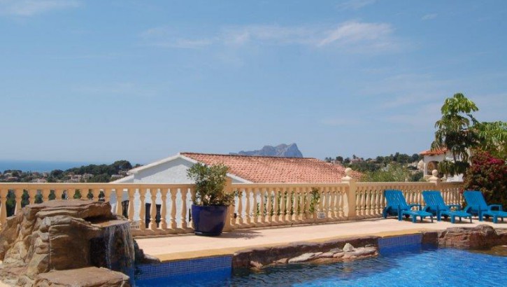 Villa moderna con vista al mar en Benissa