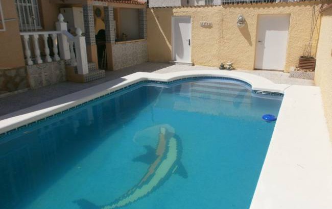 Casa con piscina en La Marina