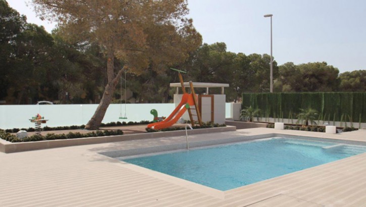 Villas nouveaux avec pool à Torrevieja