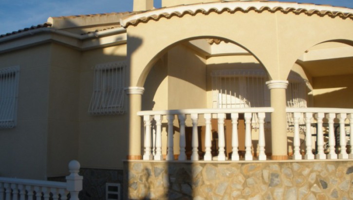 Villa with apartment and pool La Marina