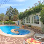 Villa elegante con piscina y vistas Denia