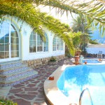 Villa elegante con piscina y vistas Denia