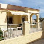 Casa con piscina comunitaria en La Marina