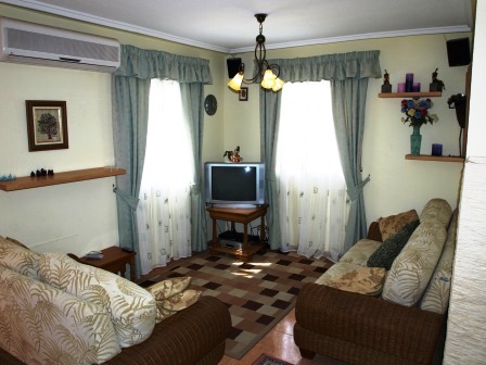 Quadro with garden in La Marina