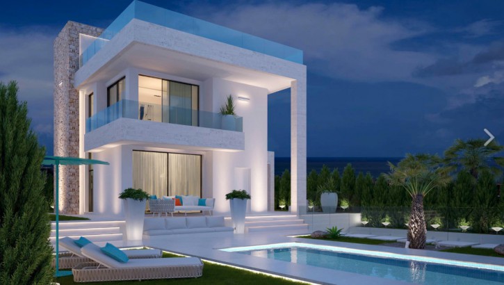 Luxury villas by the golf course of Villamartin