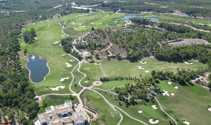 Villas de golf avec propre piscine au terrain du golf Las Colinas