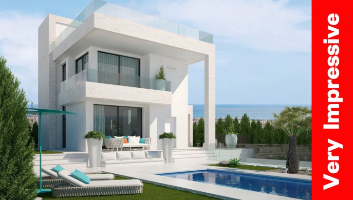 Luxury villas by the golf course of Villamartin