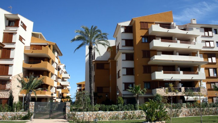 Apartamentos en primera línea de mar en Punta Prima (Orihuela Costa)