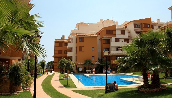 Apartamentos en primera línea de mar en Punta Prima (Orihuela Costa)