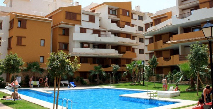 Apartamentos en primera línea de mar en Punta Prima (Orihuela Costa)