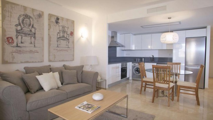 Apartamentos en primera línea de mar en Punta Prima (Orihuela Costa)