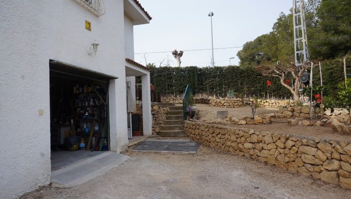 Grande maison avec piscine à La Nucia