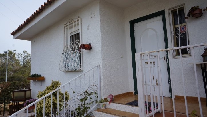 Grande maison avec piscine à La Nucia